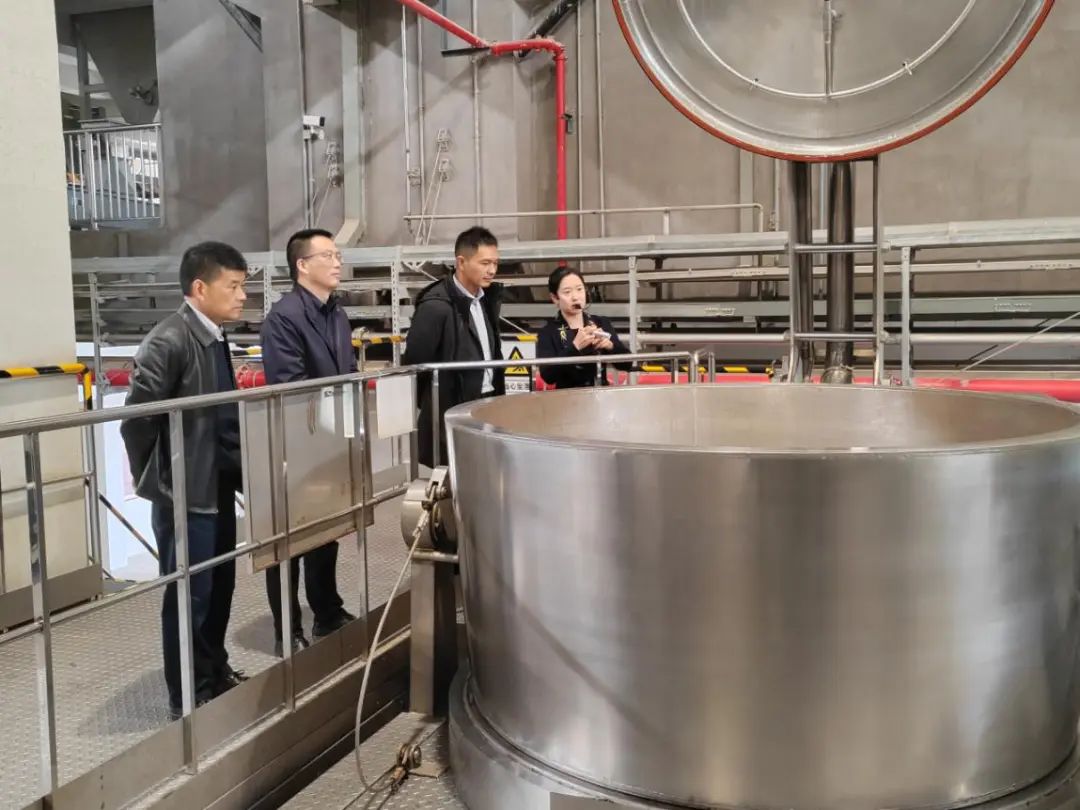 学思践悟 对标提升——必赢3003no1线路检测中心赴泸州老窖集团酒业园区考察学习